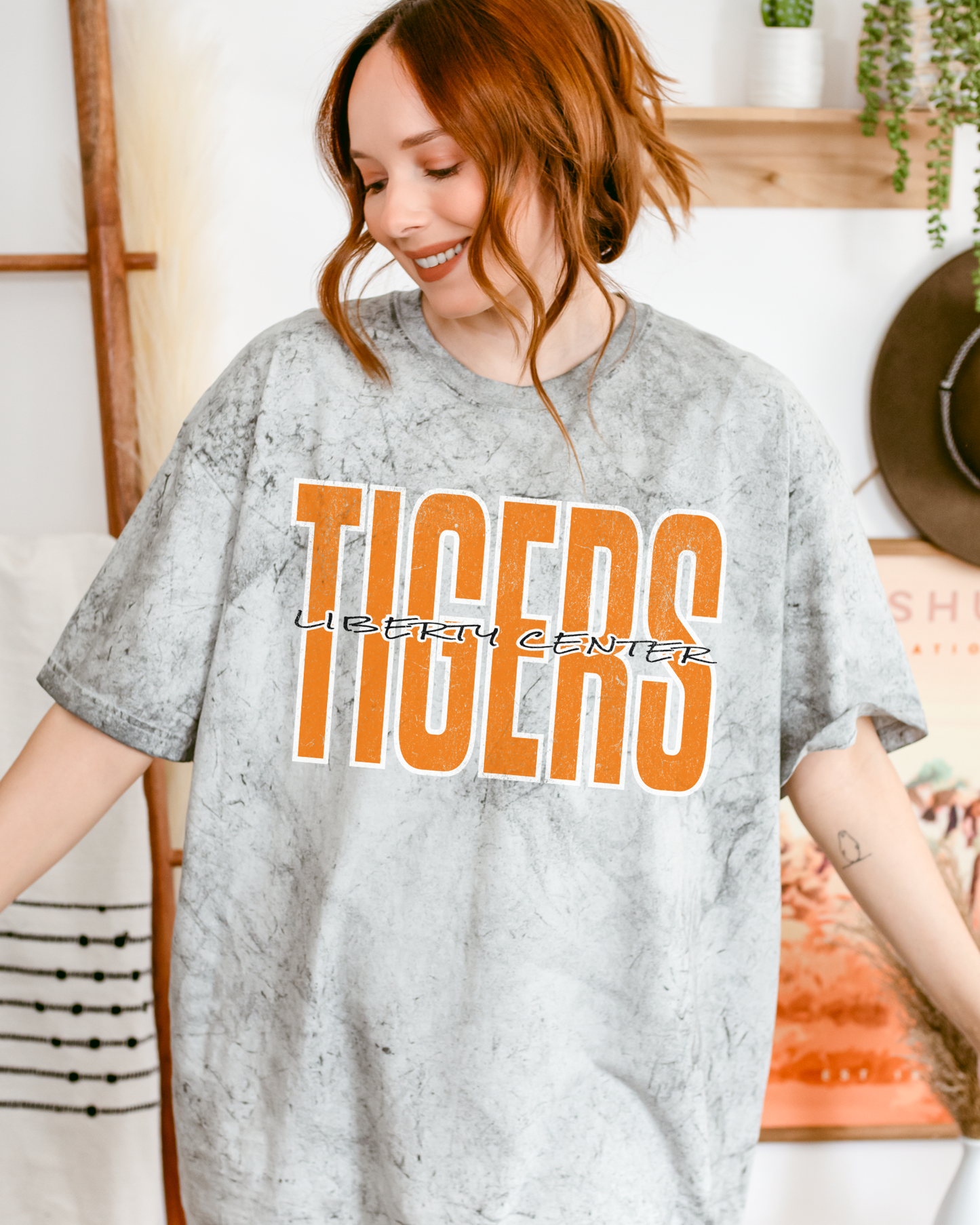 Tigers distressed Tie Die Tshirt